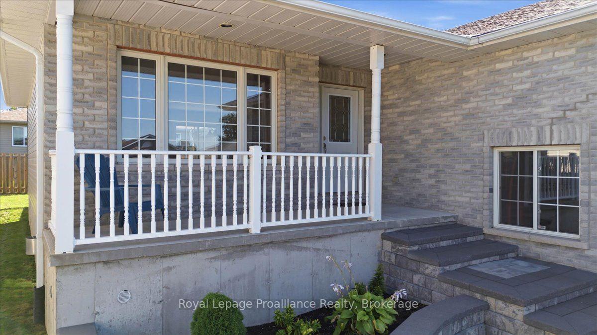 Photo 8 of 35 Forest Valley Drive, Quinte West, Frankford Ward — HOMEH