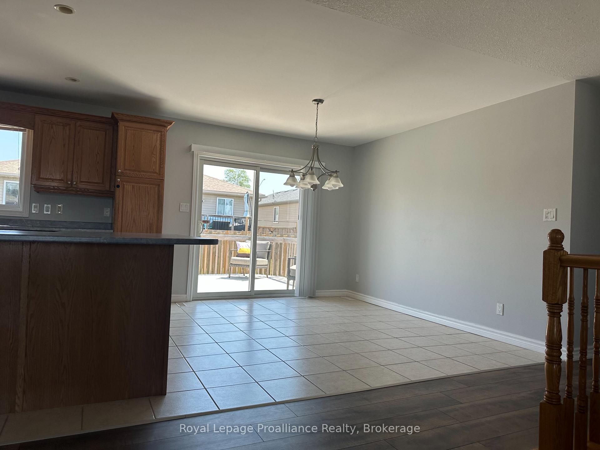 Photo 12 of 35 Forest Valley Drive, Quinte West, Frankford Ward — HOMEH