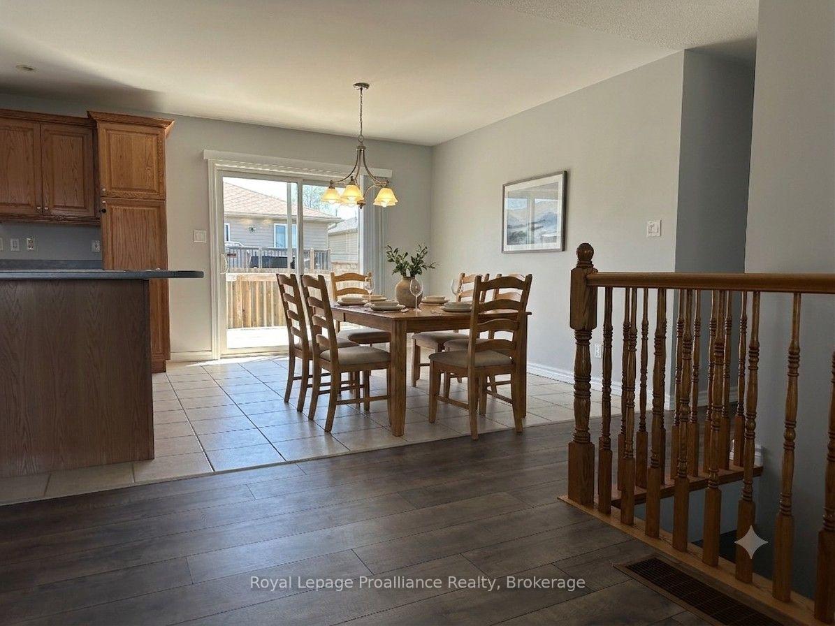 Photo 13 of 35 Forest Valley Drive, Quinte West, Frankford Ward — HOMEH