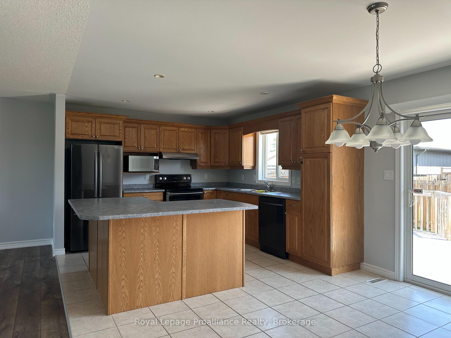 Photo 15 of 35 Forest Valley Drive, Quinte West, Frankford Ward — HOMEH