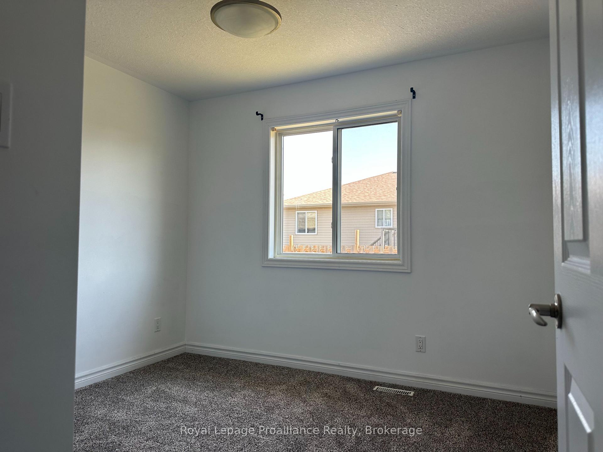 Photo 21 of 35 Forest Valley Drive, Quinte West, Frankford Ward — HOMEH