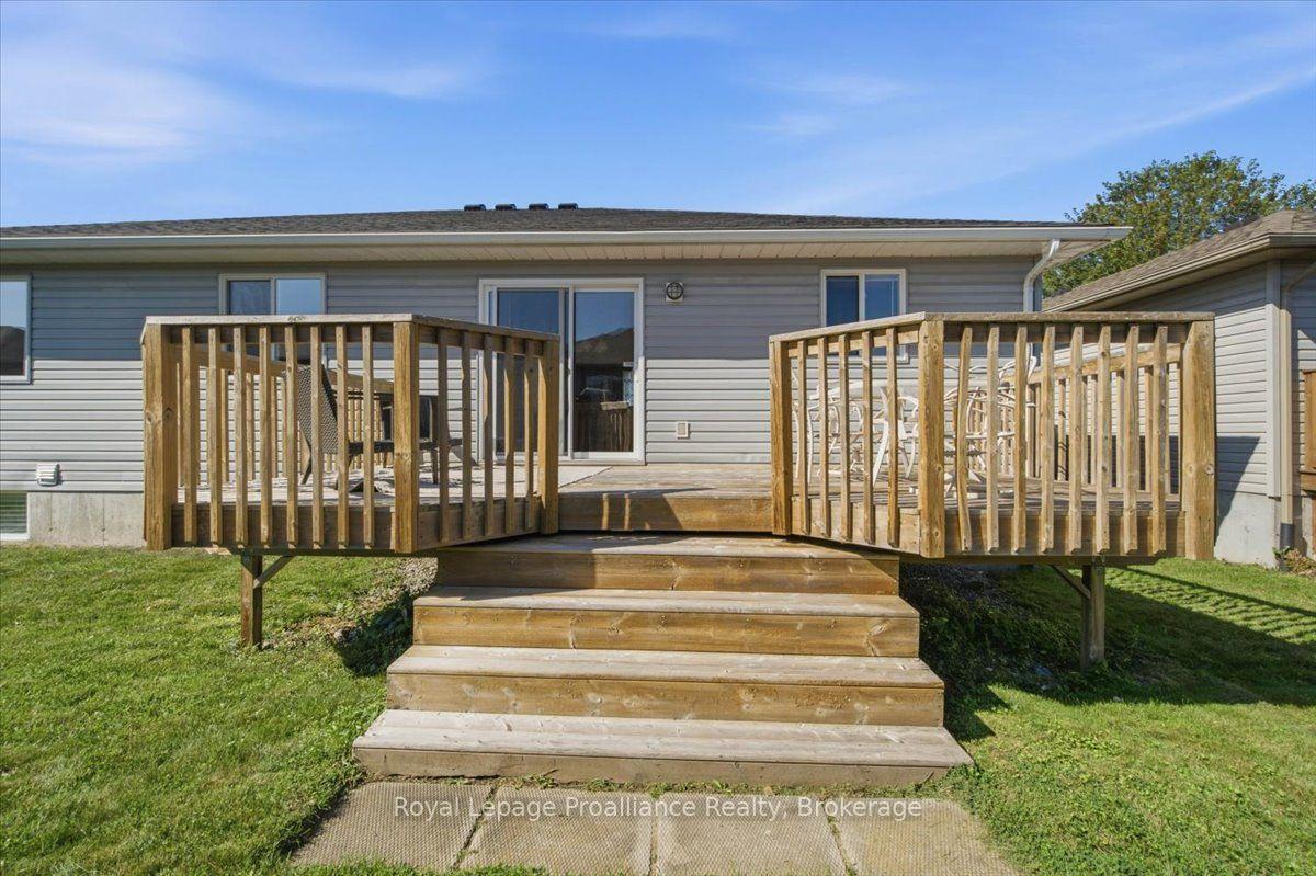 Photo 32 of 35 Forest Valley Drive, Quinte West, Frankford Ward — HOMEH