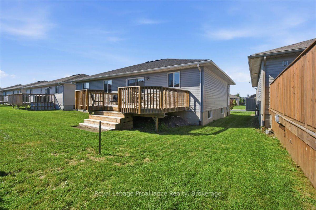 Photo 36 of 35 Forest Valley Drive, Quinte West, Frankford Ward — HOMEH