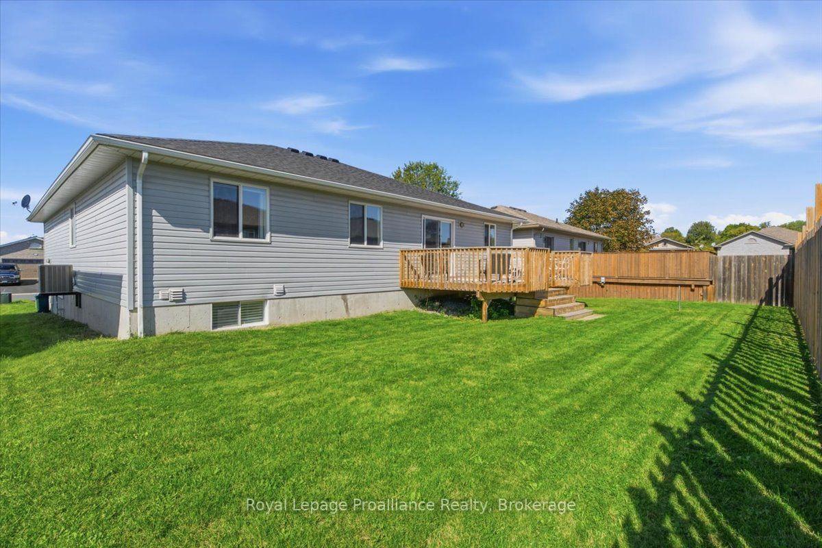 Photo 38 of 35 Forest Valley Drive, Quinte West, Frankford Ward — HOMEH