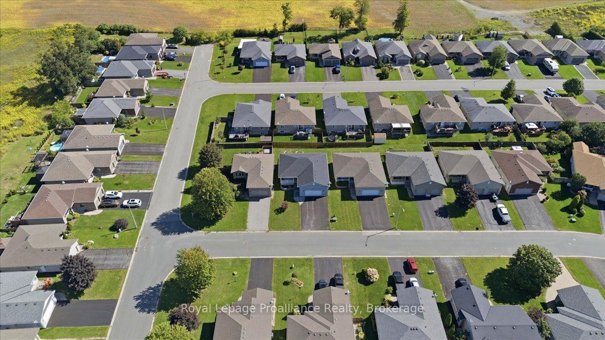 Photo 48 of 35 Forest Valley Drive, Quinte West, Frankford Ward — HOMEH