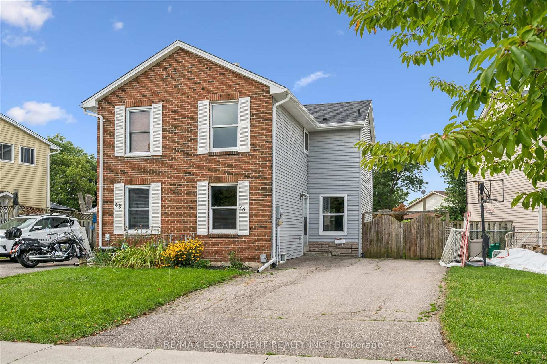 Photo 1 of 66 Banbury Road, Brantford, Lynden Hills — HOMEH