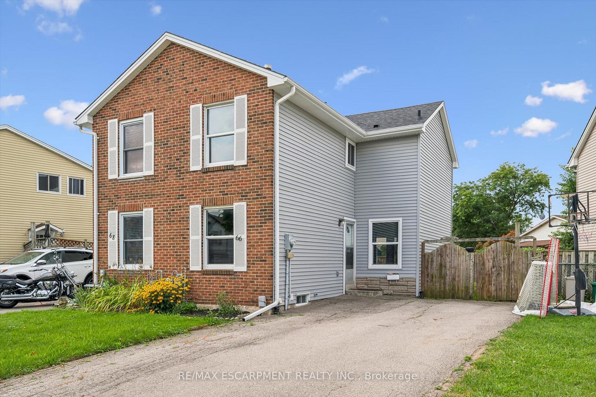 Photo 2 of 66 Banbury Road, Brantford, Lynden Hills — HOMEH