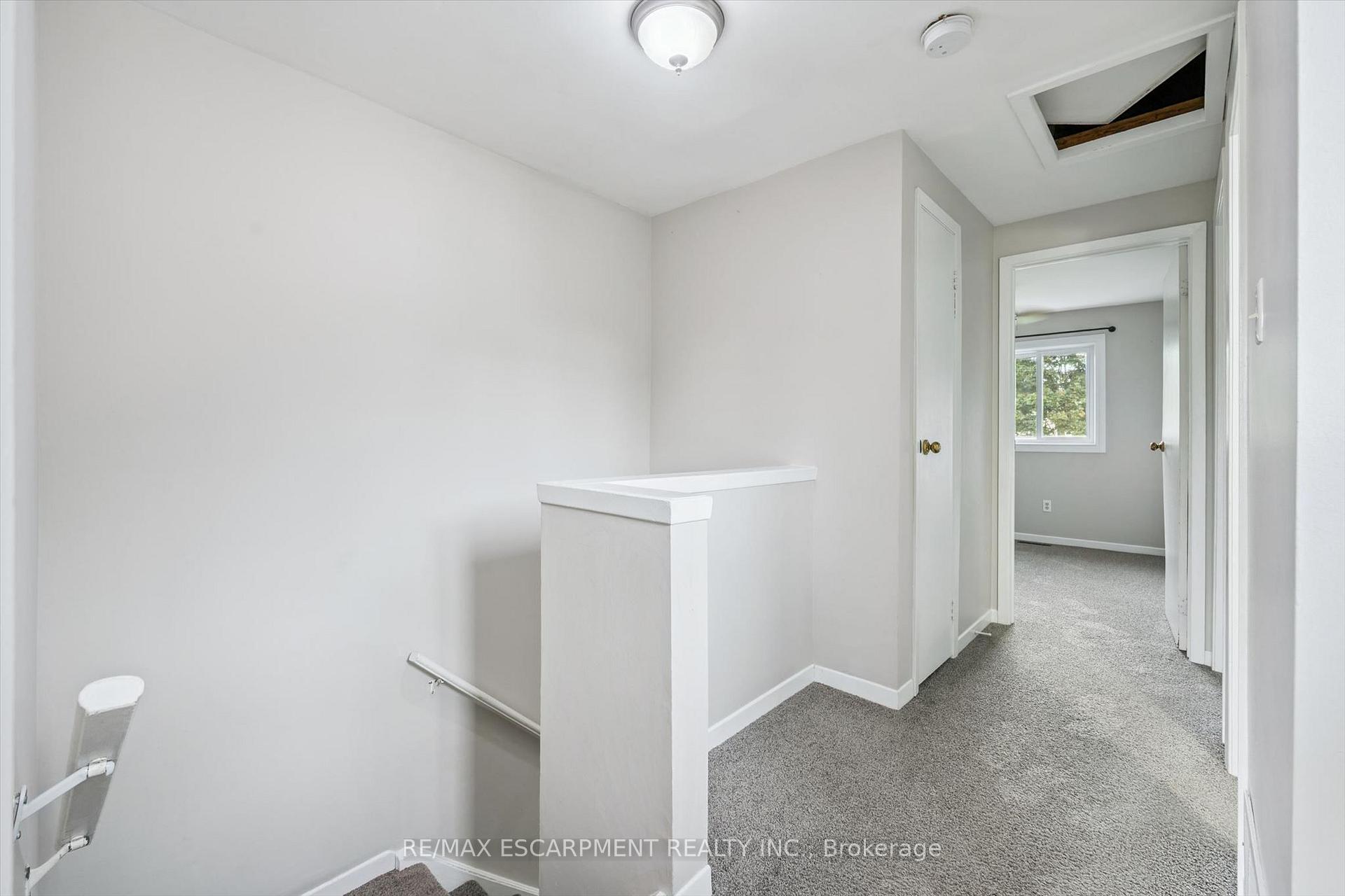 Photo 16 of 66 Banbury Road, Brantford, Lynden Hills — HOMEH