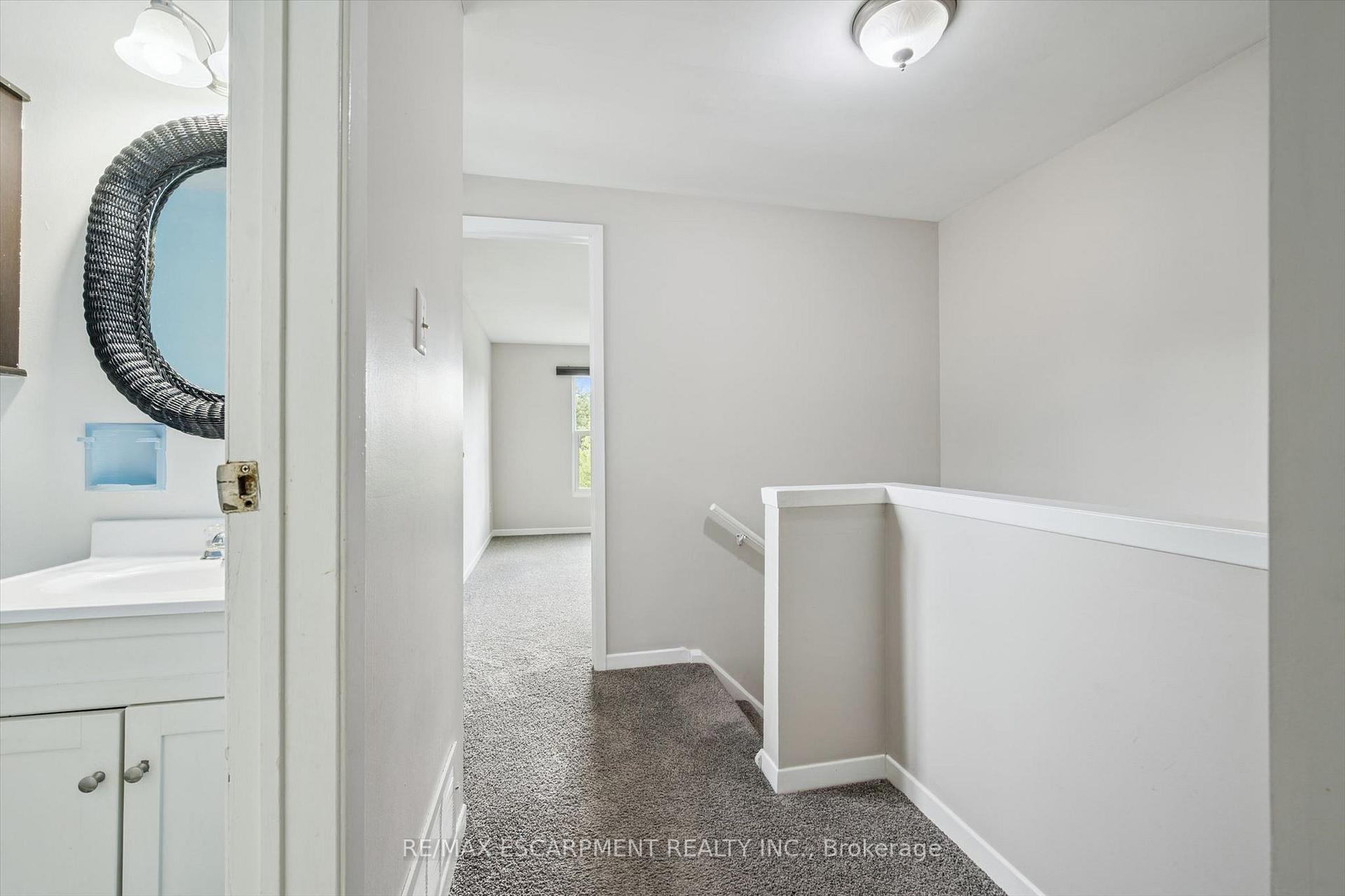 Photo 17 of 66 Banbury Road, Brantford, Lynden Hills — HOMEH