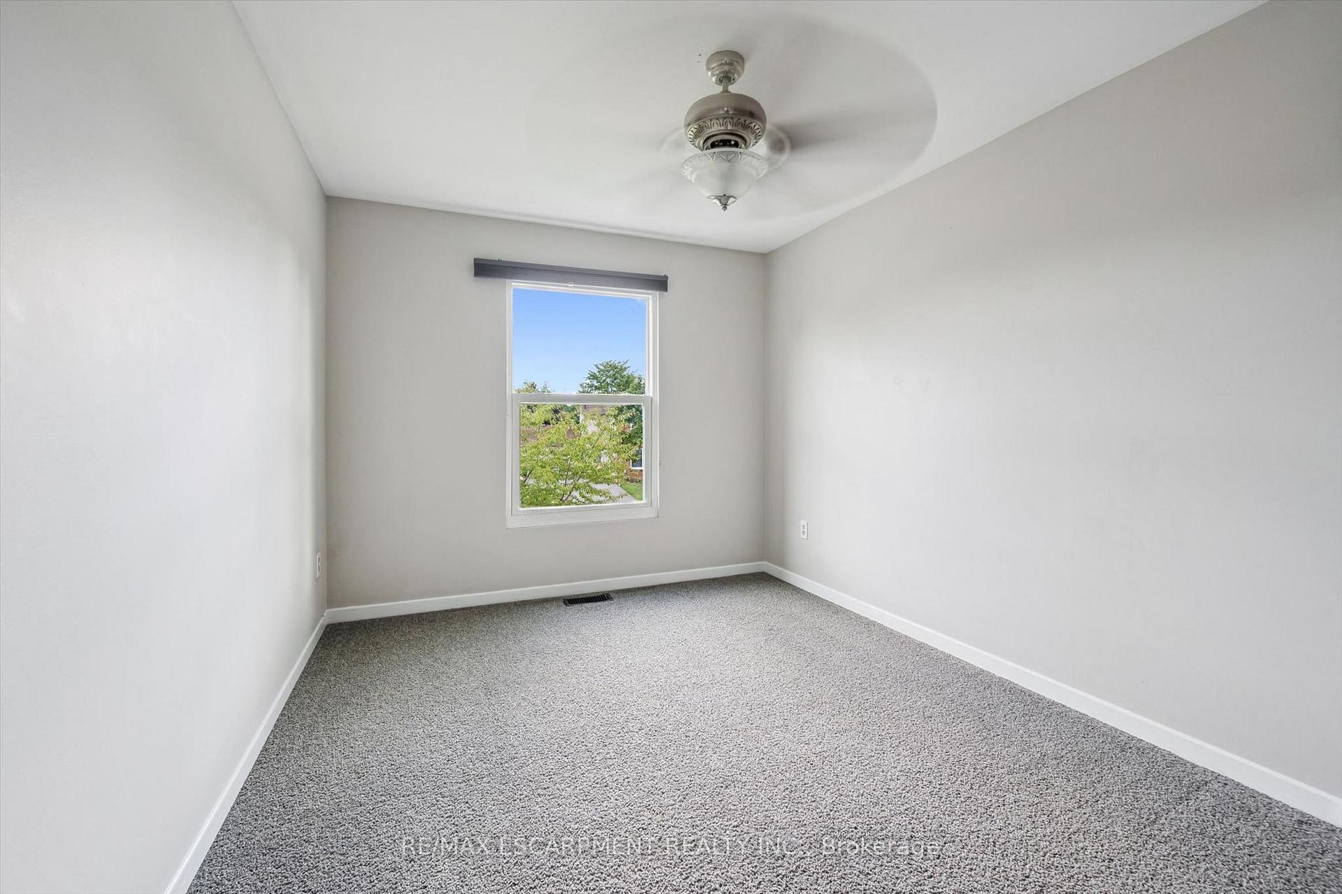 Photo 18 of 66 Banbury Road, Brantford, Lynden Hills — HOMEH