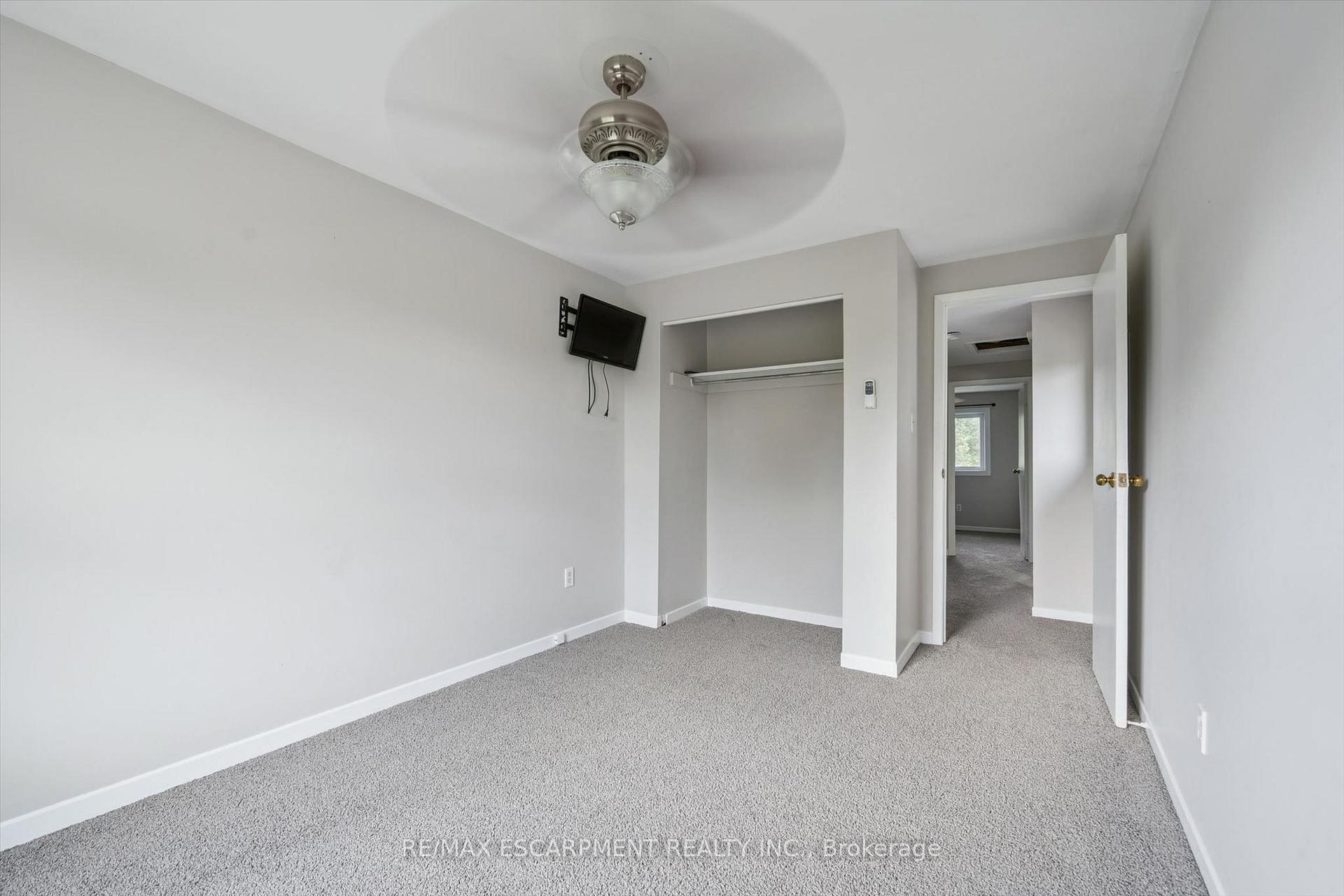 Photo 19 of 66 Banbury Road, Brantford, Lynden Hills — HOMEH
