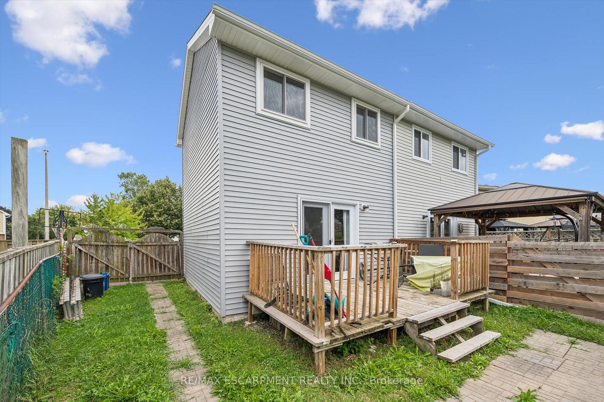 Photo 31 of 66 Banbury Road, Brantford, Lynden Hills — HOMEH