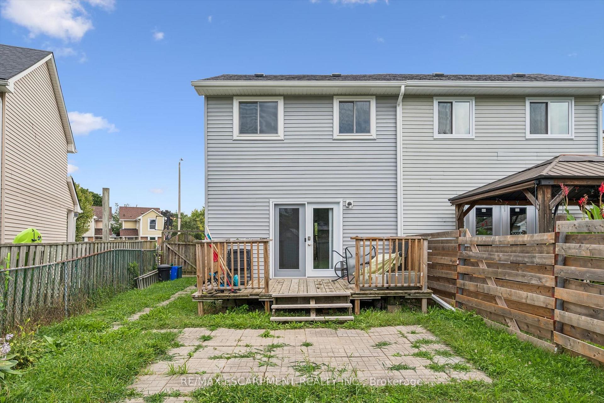 Photo 32 of 66 Banbury Road, Brantford, Lynden Hills — HOMEH