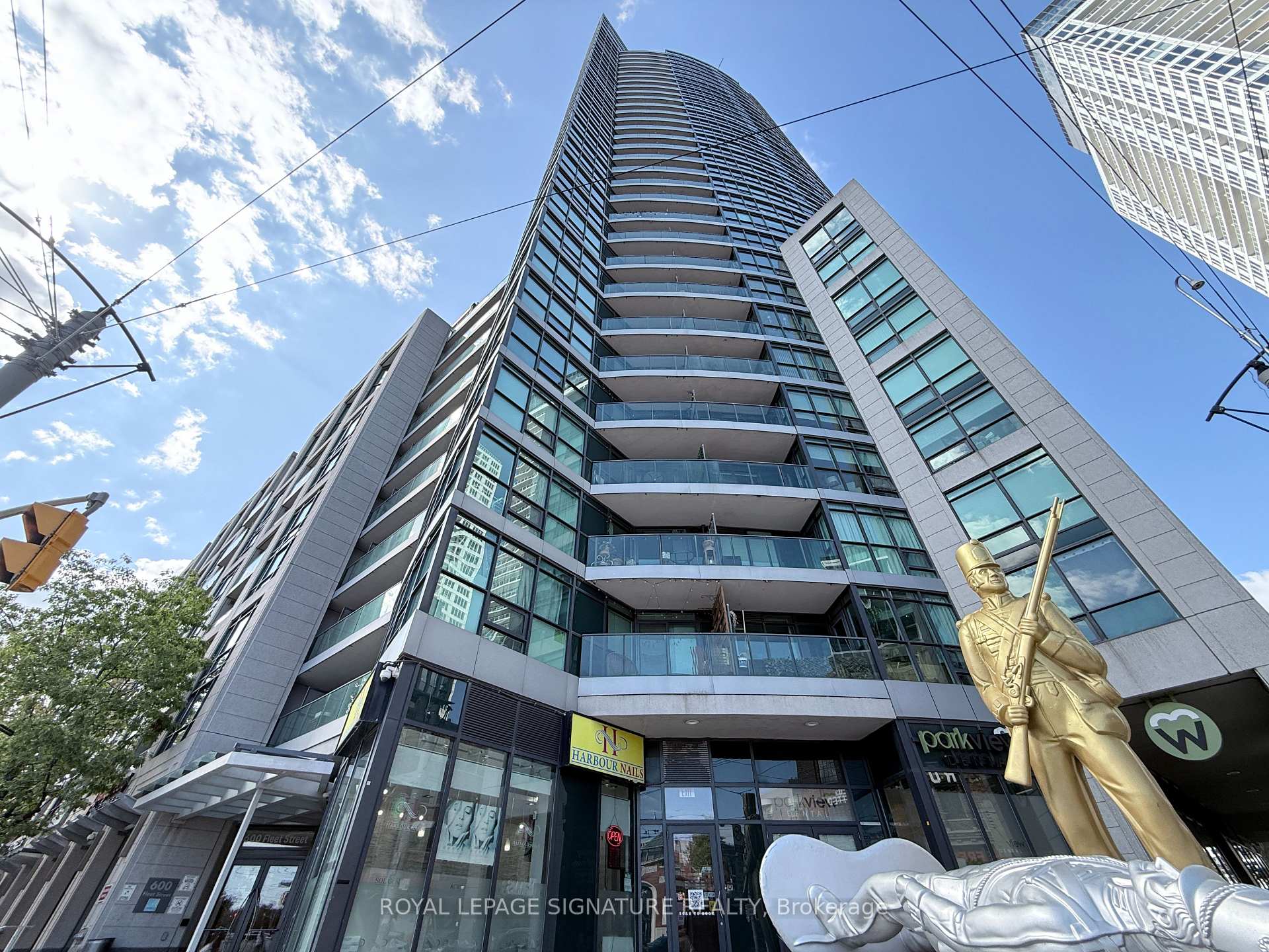 Photo 1 of Unit 405, 600 Fleet Street, Toronto, Niagara — HOMEH