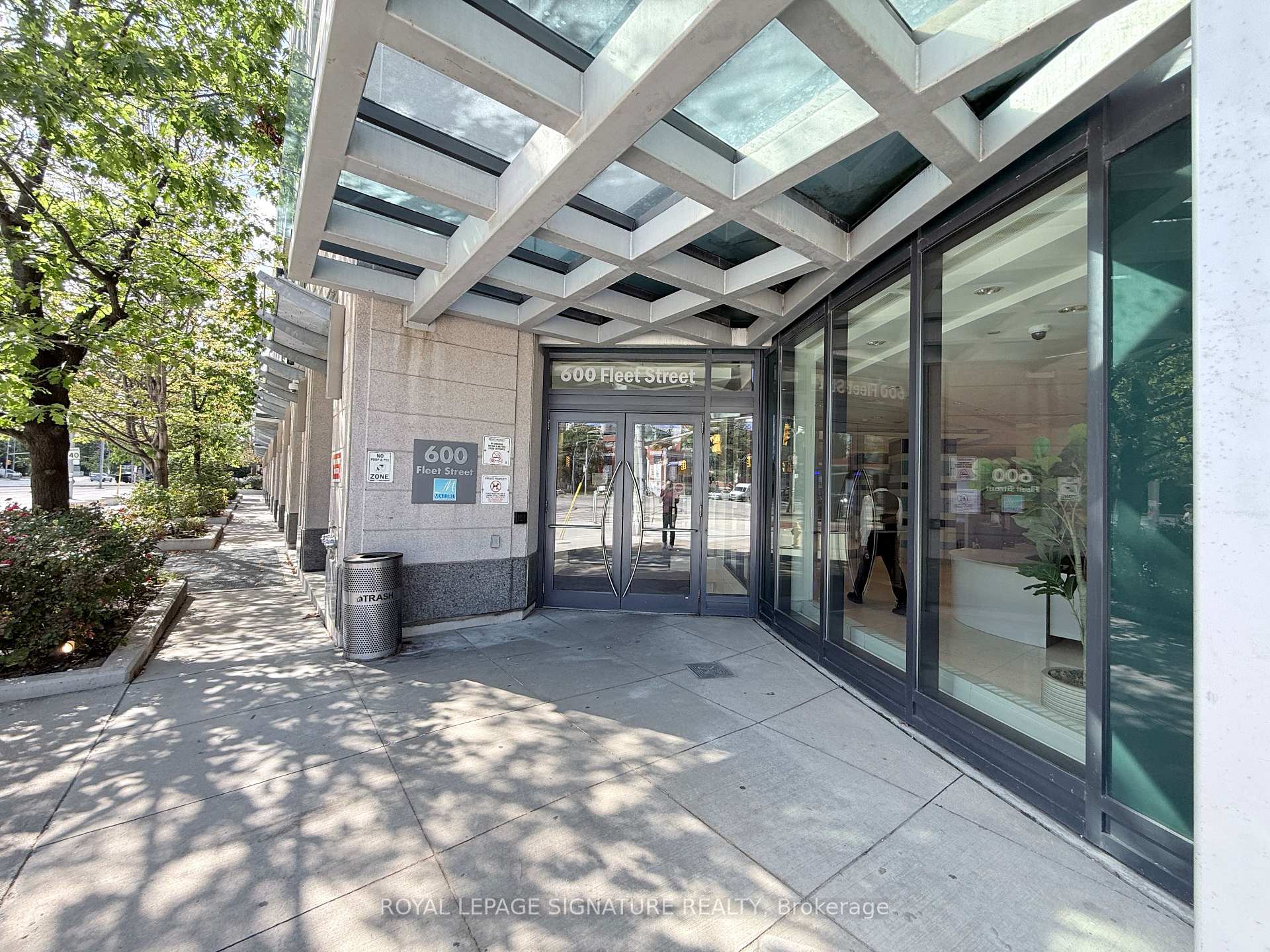Photo 2 of Unit 405, 600 Fleet Street, Toronto, Niagara — HOMEH