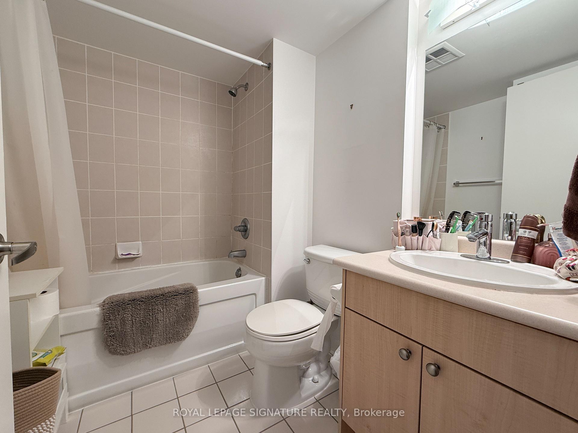Photo 13 of Unit 405, 600 Fleet Street, Toronto, Niagara — HOMEH
