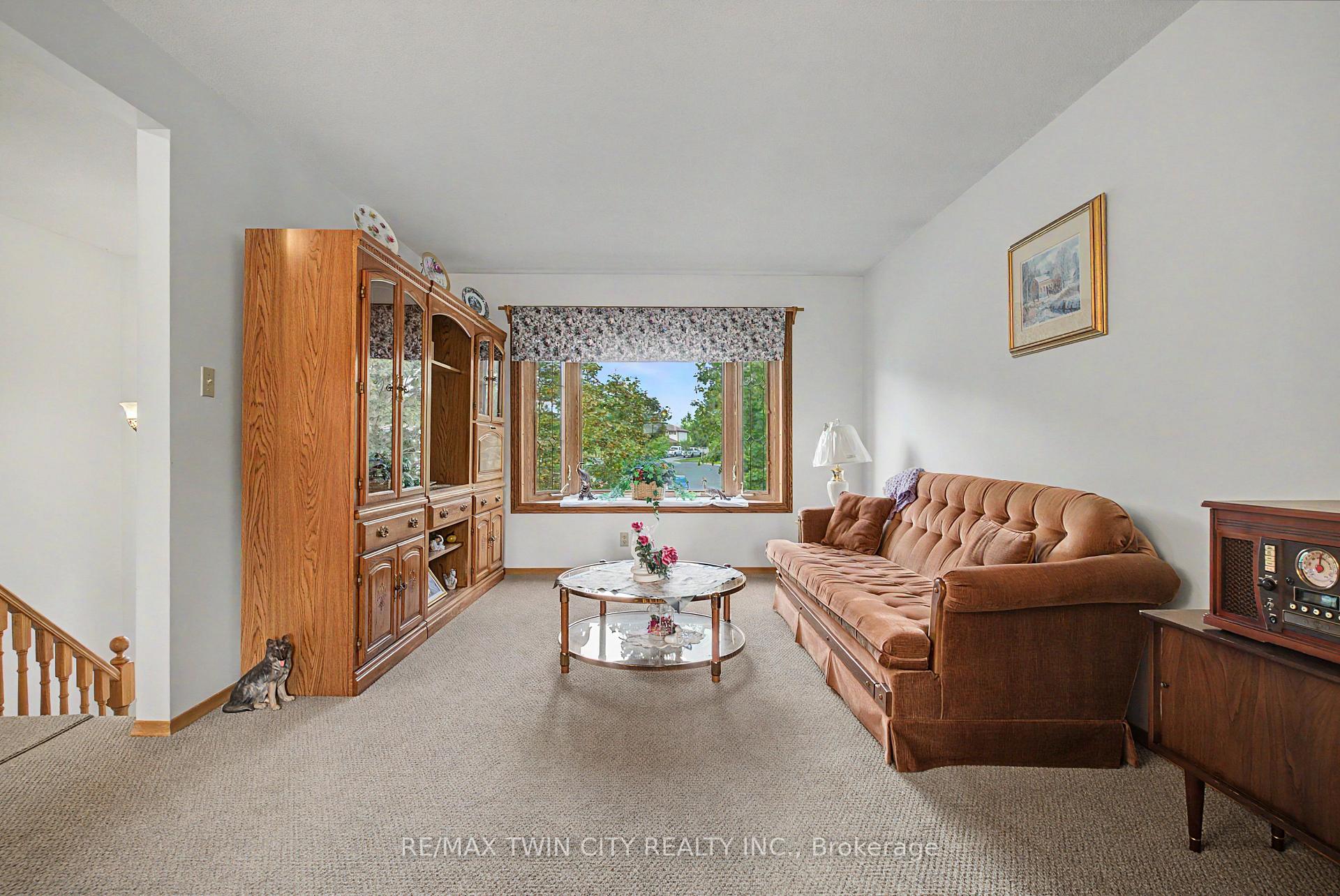 Photo 8 of 125 Blackwell Drive, Kitchener, Highland West — HOMEH