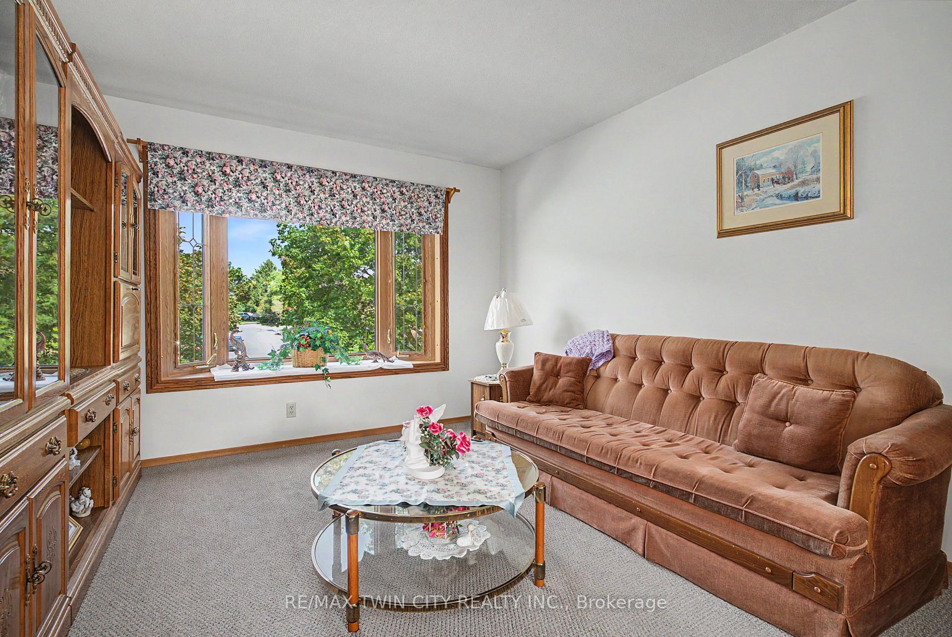 Photo 9 of 125 Blackwell Drive, Kitchener, Highland West — HOMEH