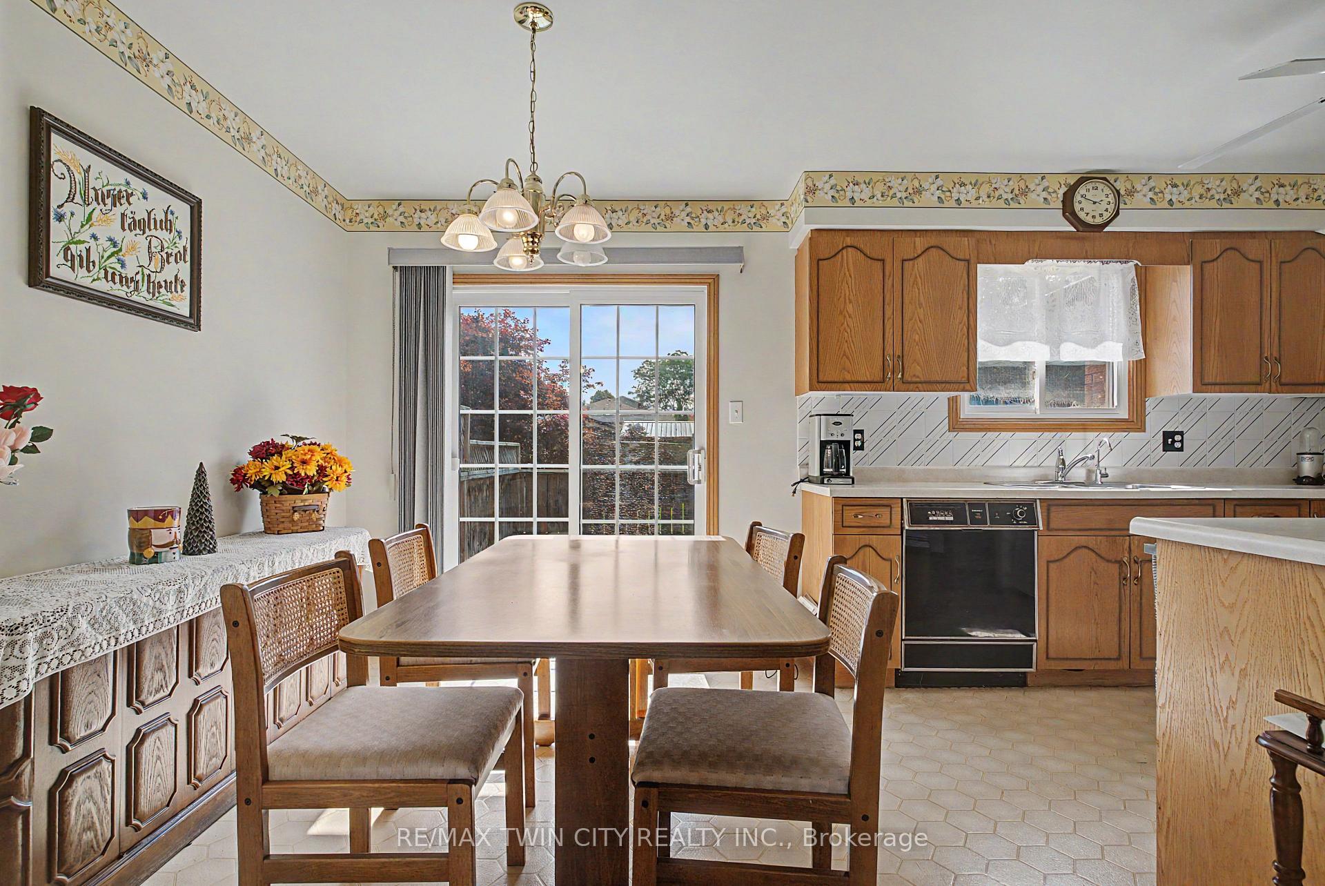 Photo 13 of 125 Blackwell Drive, Kitchener, Highland West — HOMEH