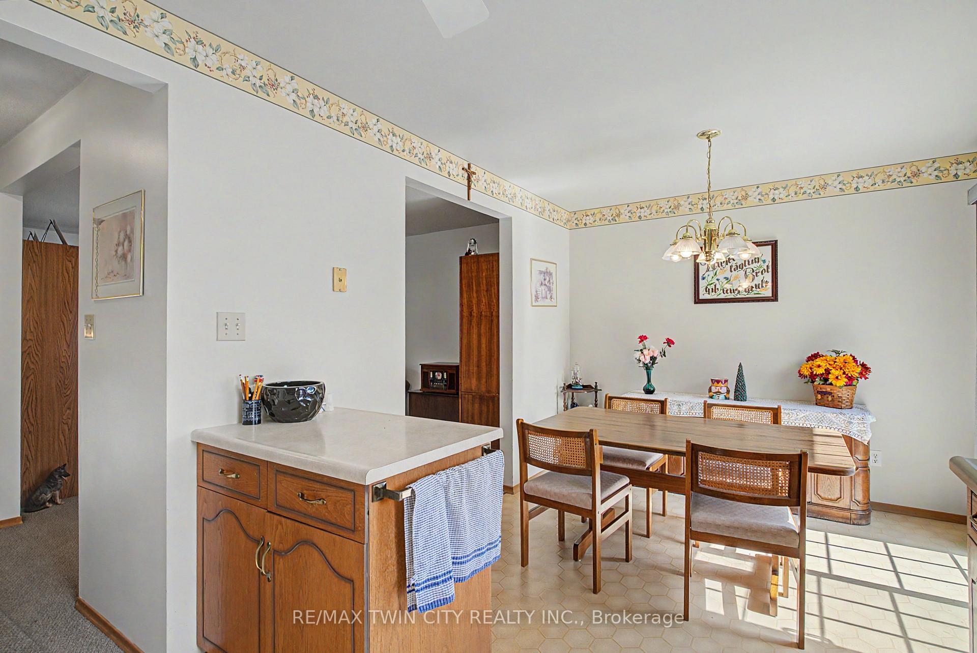 Photo 18 of 125 Blackwell Drive, Kitchener, Highland West — HOMEH