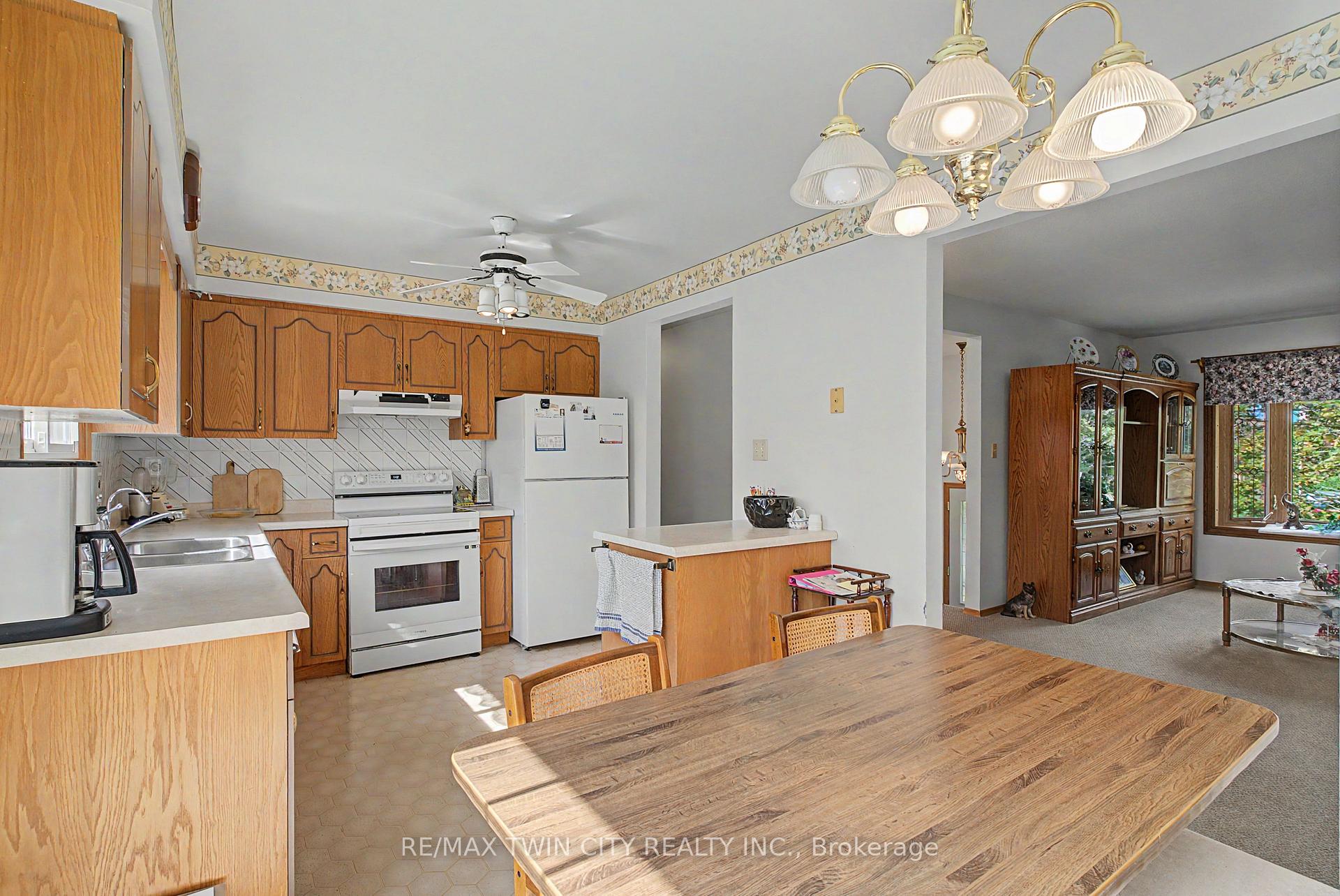 Photo 19 of 125 Blackwell Drive, Kitchener, Highland West — HOMEH