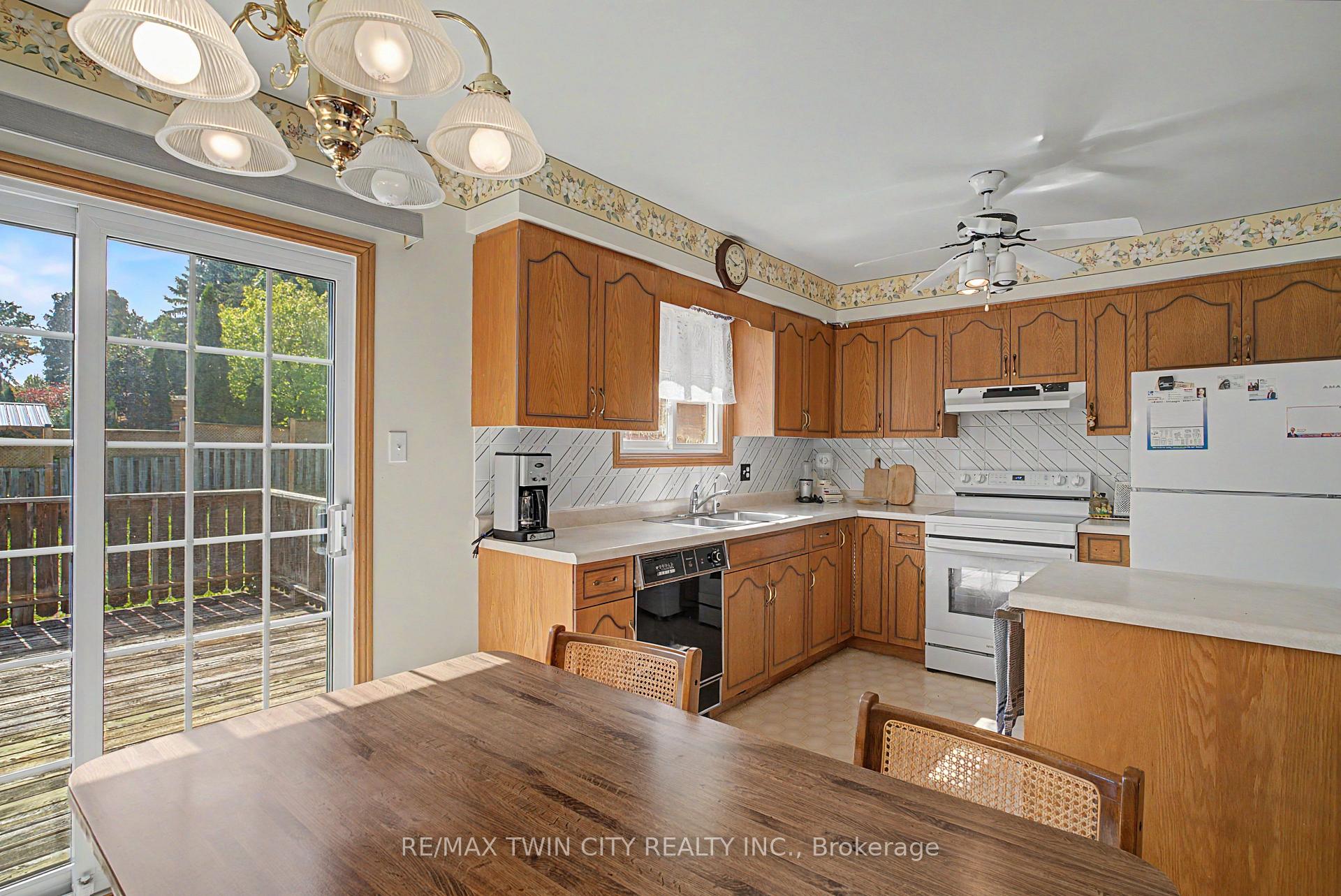 Photo 20 of 125 Blackwell Drive, Kitchener, Highland West — HOMEH