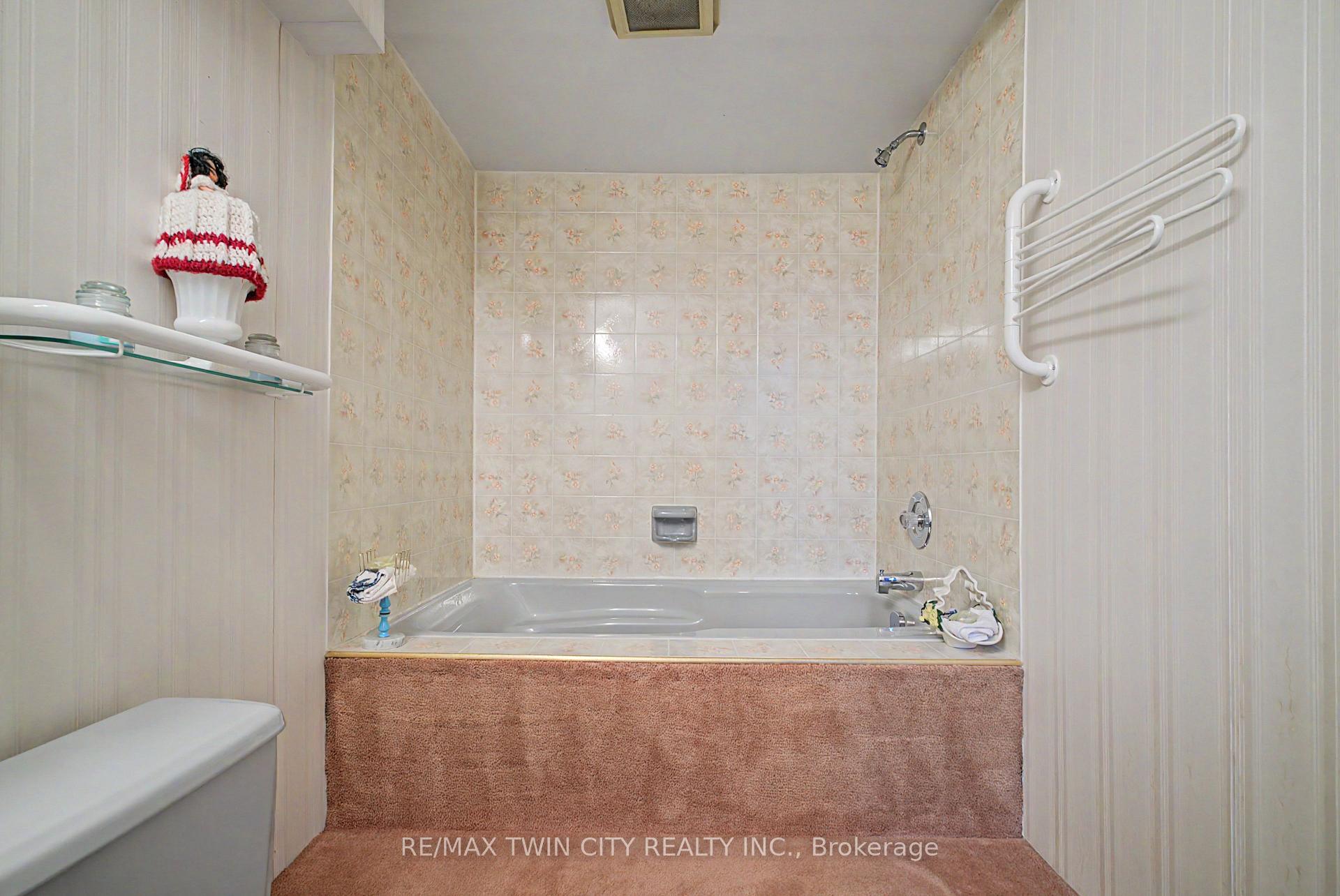 Photo 34 of 125 Blackwell Drive, Kitchener, Highland West — HOMEH