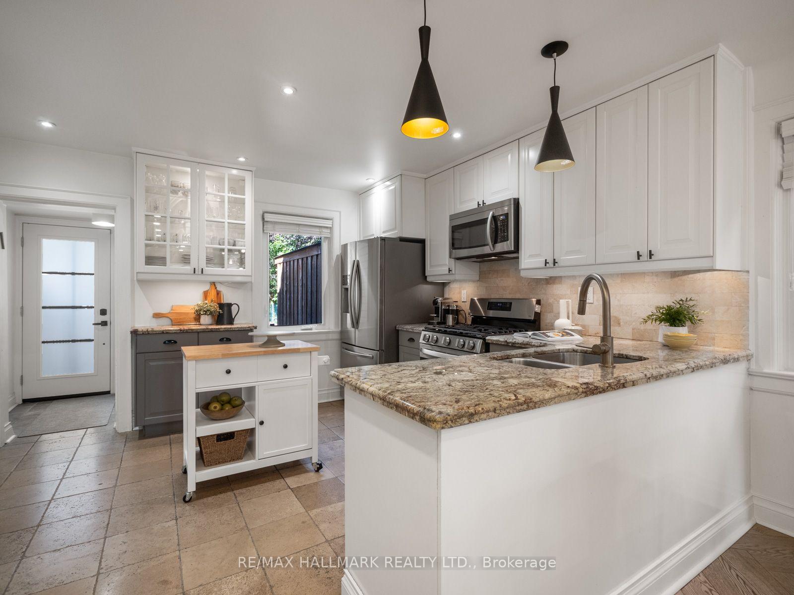 Photo 15 of 16 Hector Avenue, Toronto, Wychwood — HOMEH