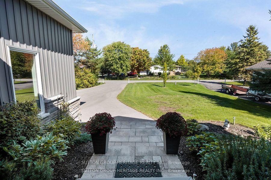 Photo 6 of 52 Hillside Drive, Kawartha Lakes, Mariposa — HOMEH