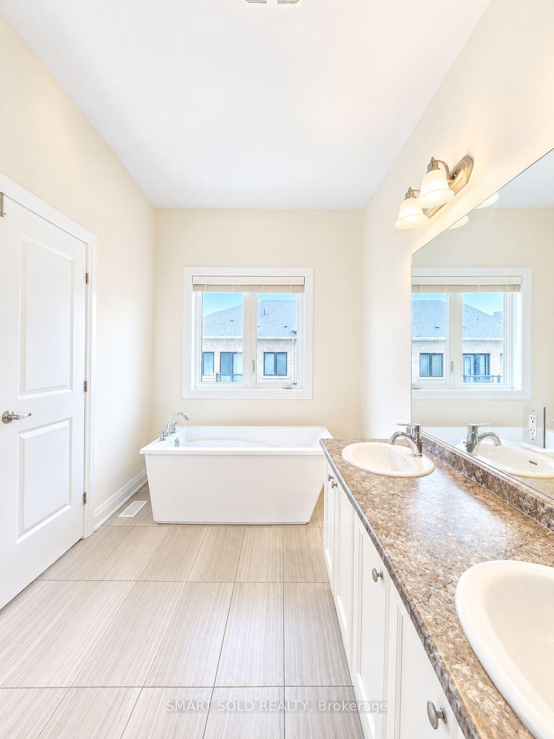 Photo 16 of 35 Duncombe Lane, Richmond Hill, South Richvale — HOMEH