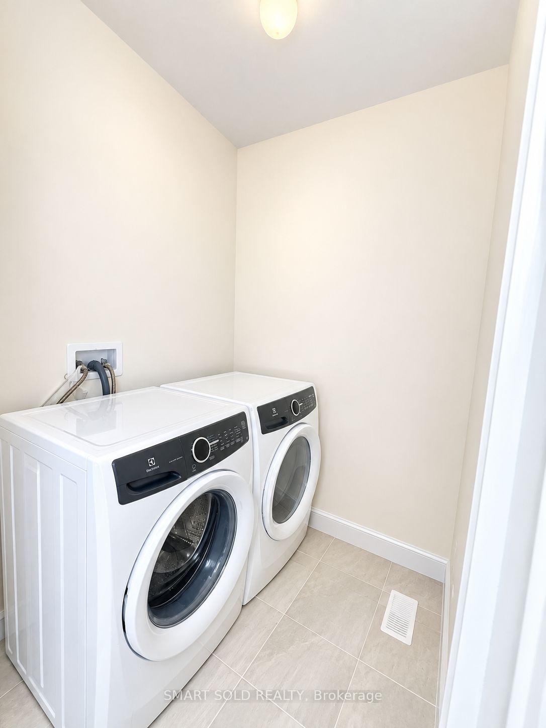 Photo 21 of 35 Duncombe Lane, Richmond Hill, South Richvale — HOMEH