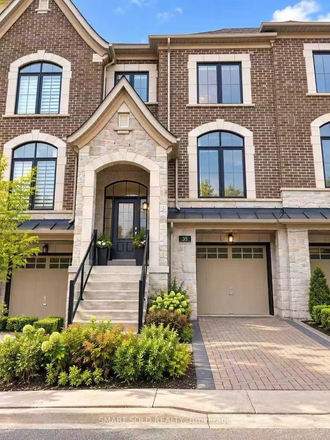 Photo 1 of 35 Duncombe Lane, Richmond Hill, South Richvale — HOMEH
