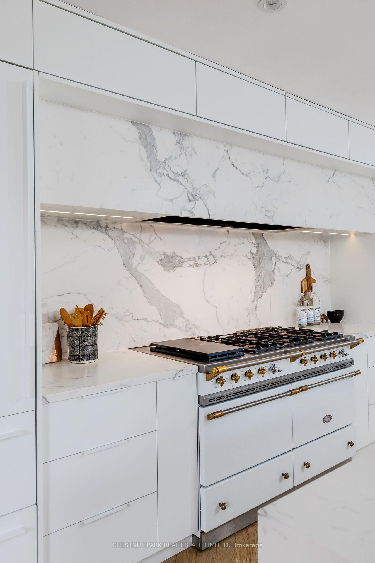 Photo 13 of 27 Boswell Avenue, Toronto, The Annex — HOMEH