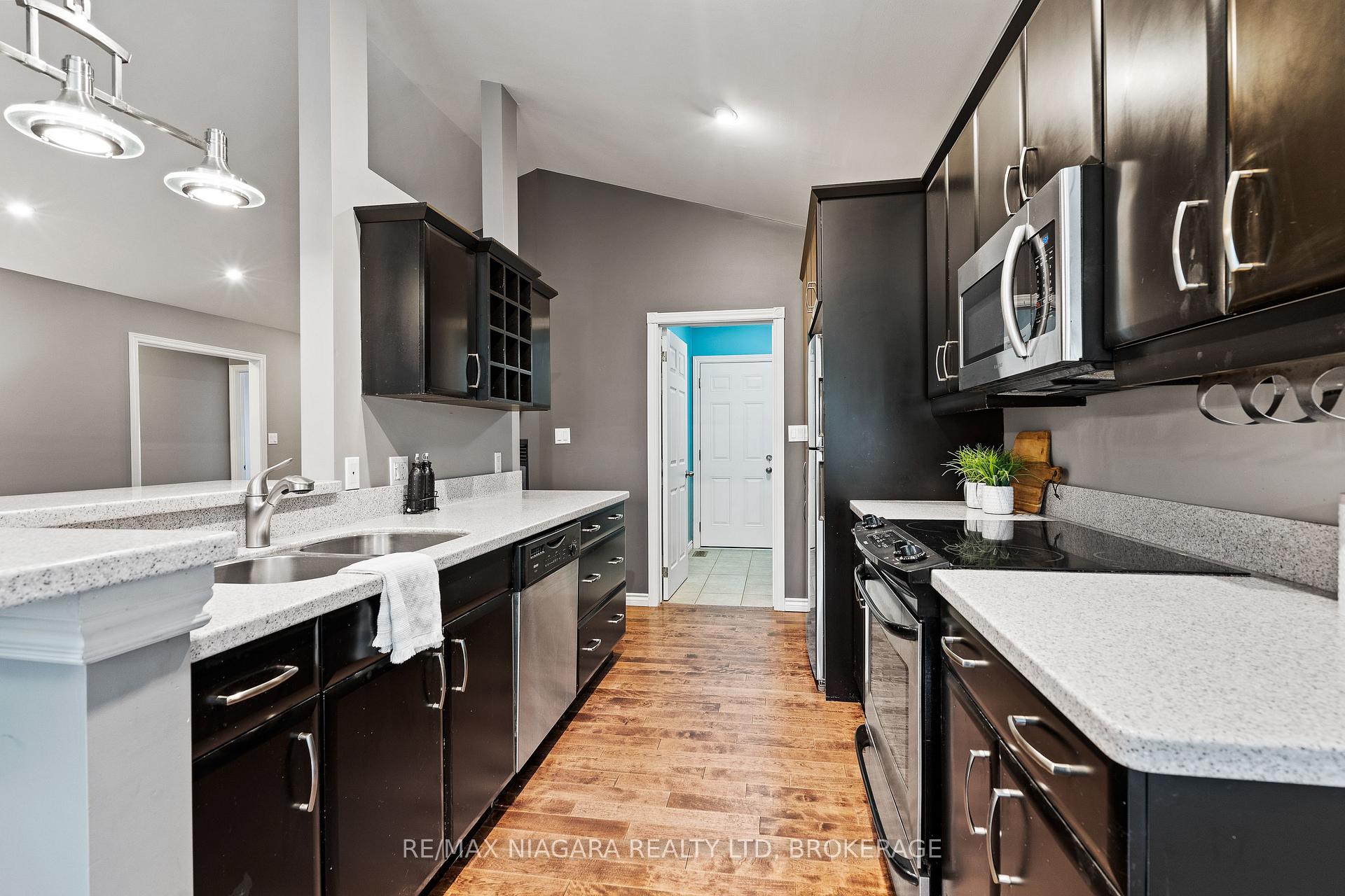 Photo 10 of 5679 Highland Avenue, Niagara Falls, Hospital — HOMEH