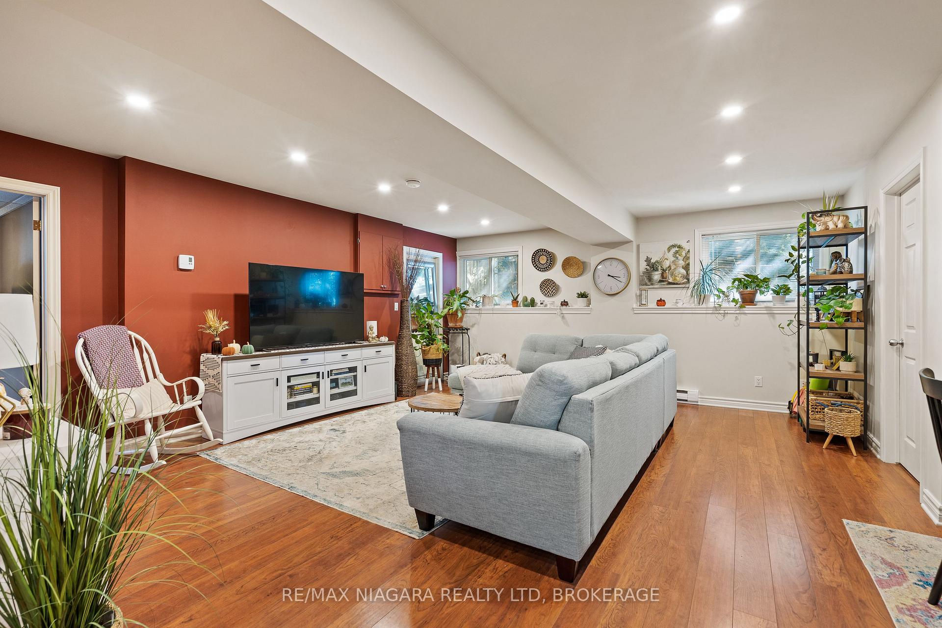 Photo 25 of 5679 Highland Avenue, Niagara Falls, Hospital — HOMEH