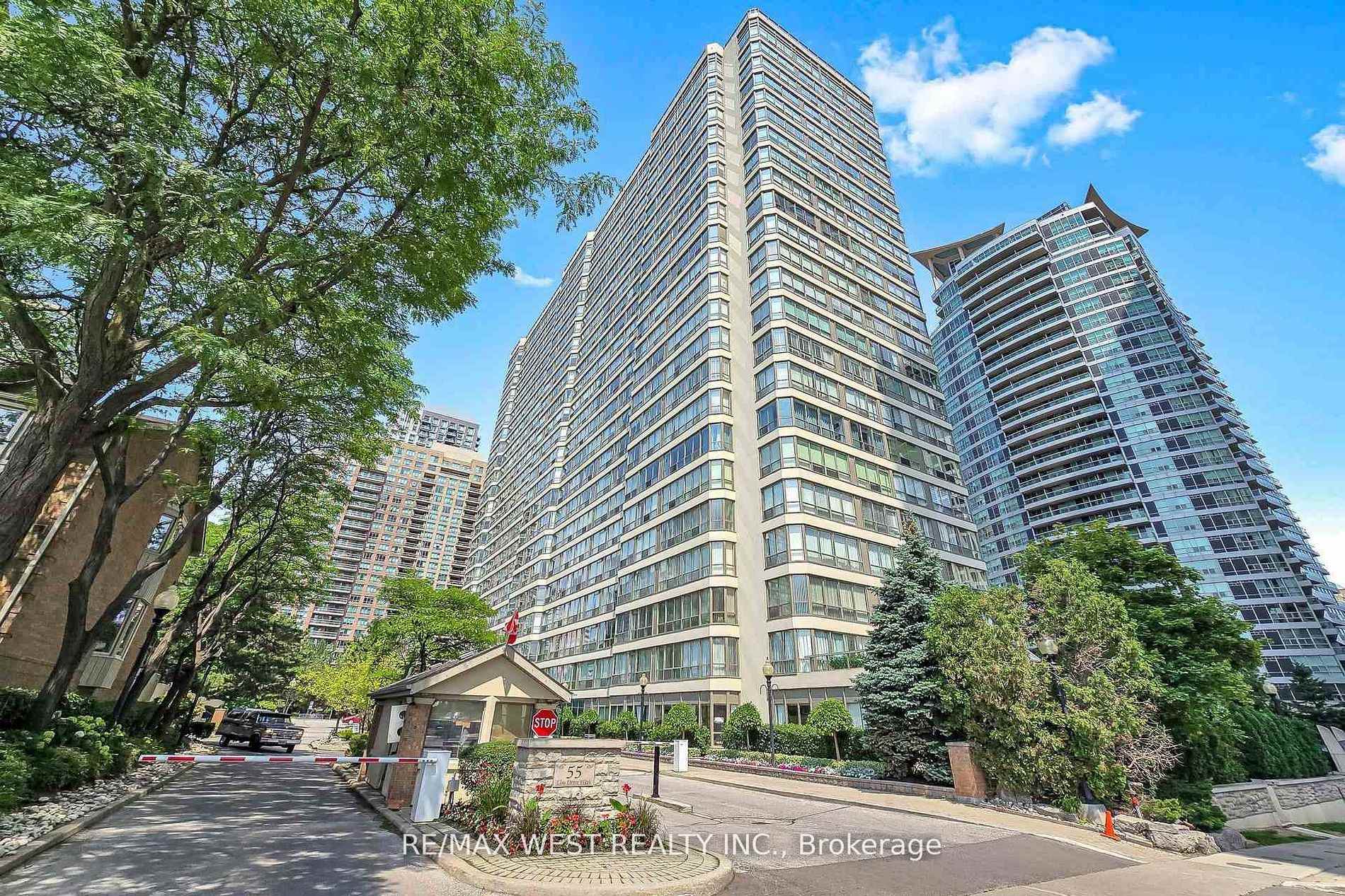 Front of Unit 1801, 55 Elm Drive W