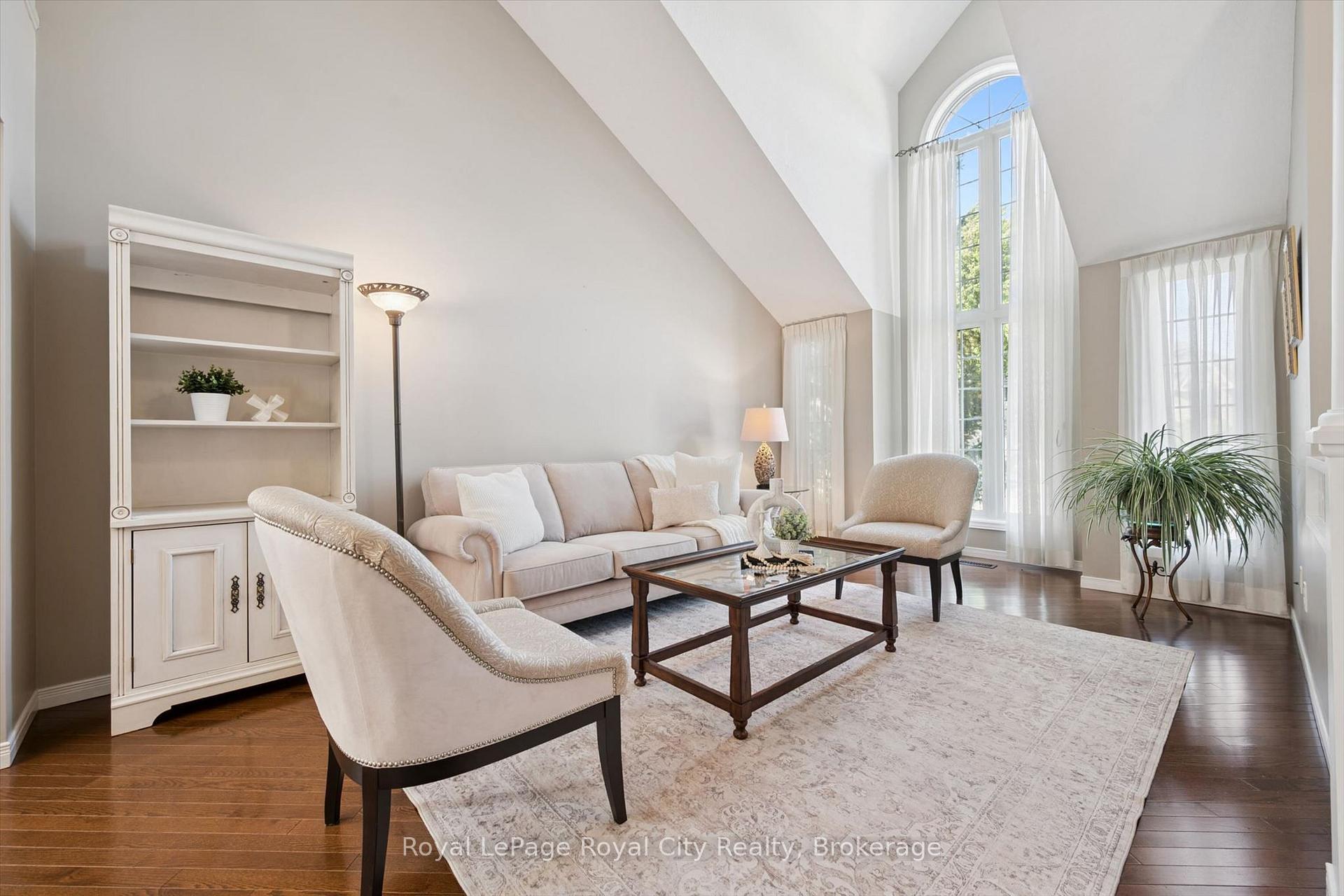 Photo 3 of 32 Pine Ridge Drive, Guelph, Pineridge/Westminster Woods — HOMEH