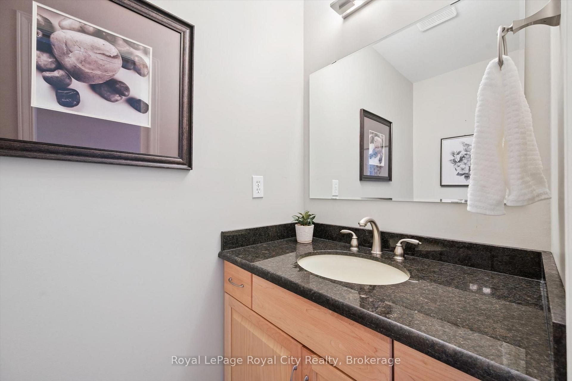 Photo 9 of 32 Pine Ridge Drive, Guelph, Pineridge/Westminster Woods — HOMEH