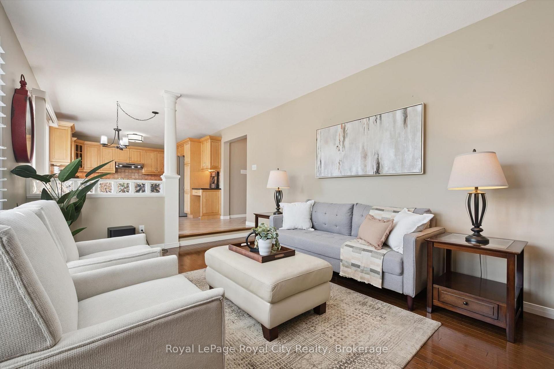 Photo 13 of 32 Pine Ridge Drive, Guelph, Pineridge/Westminster Woods — HOMEH