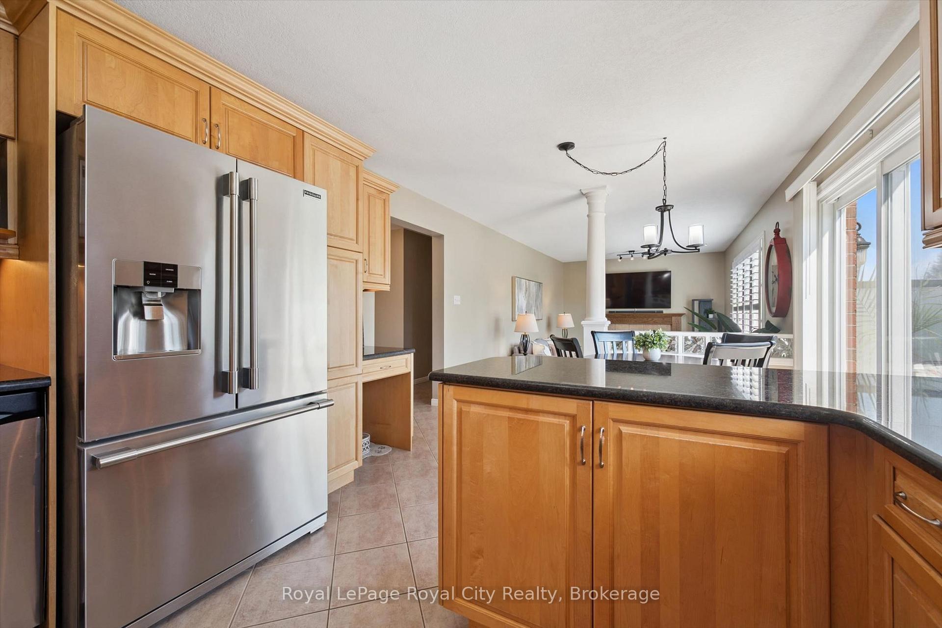 Photo 19 of 32 Pine Ridge Drive, Guelph, Pineridge/Westminster Woods — HOMEH