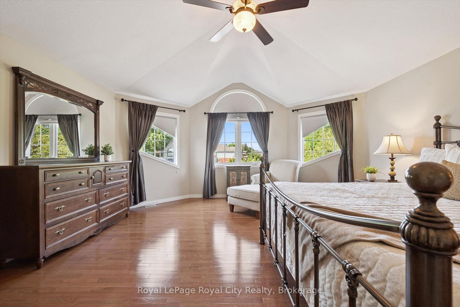 Photo 22 of 32 Pine Ridge Drive, Guelph, Pineridge/Westminster Woods — HOMEH