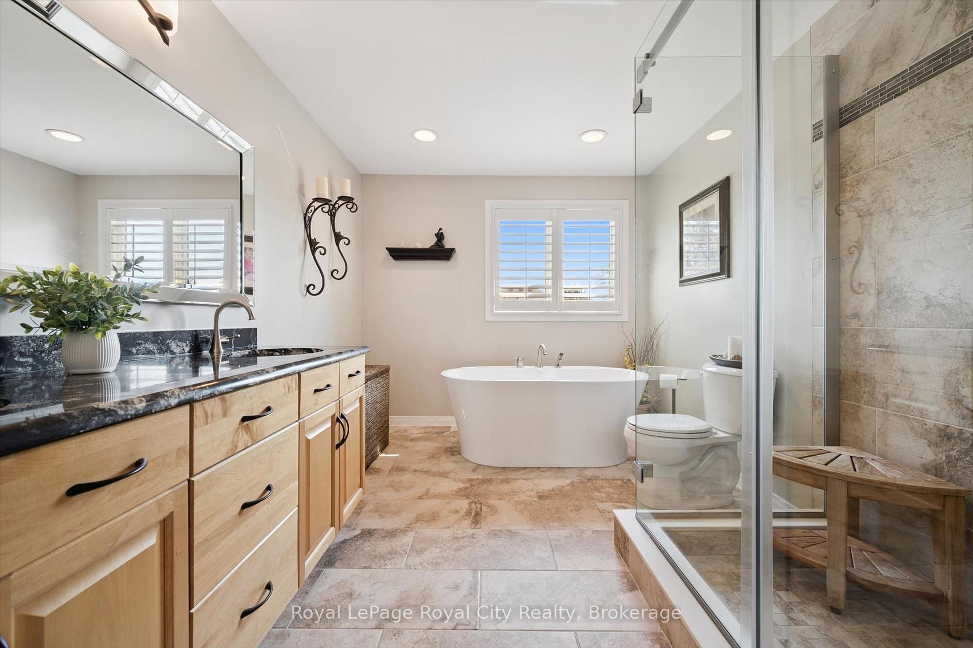 Photo 24 of 32 Pine Ridge Drive, Guelph, Pineridge/Westminster Woods — HOMEH