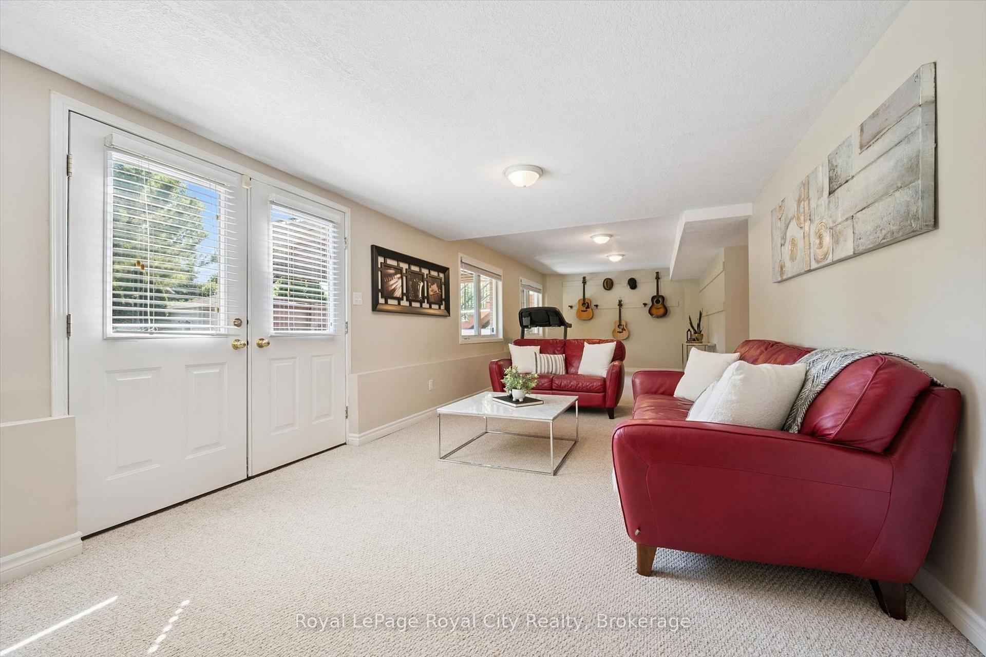 Photo 33 of 32 Pine Ridge Drive, Guelph, Pineridge/Westminster Woods — HOMEH
