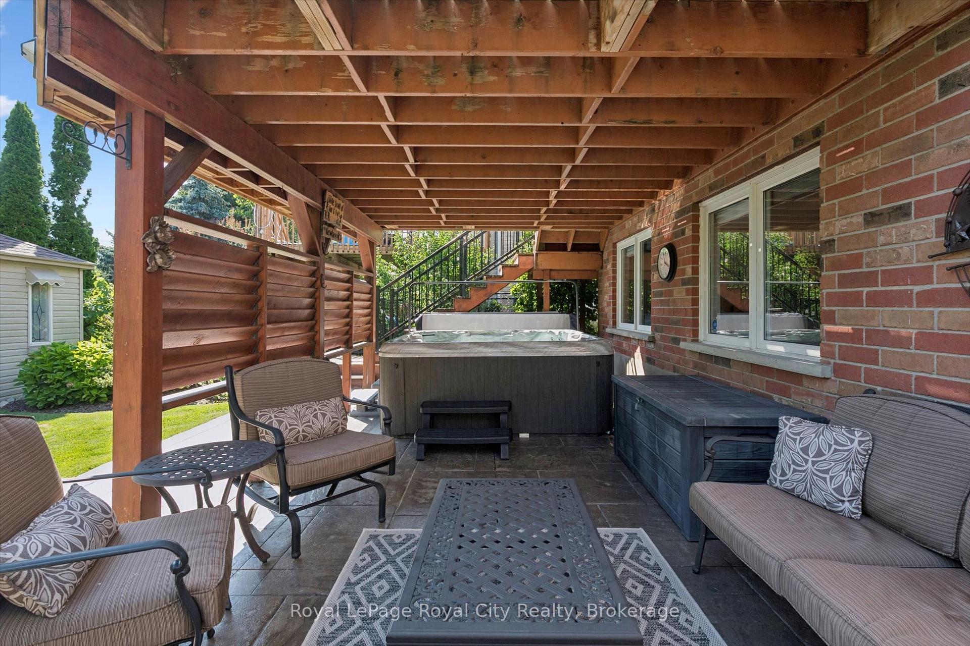 Photo 38 of 32 Pine Ridge Drive, Guelph, Pineridge/Westminster Woods — HOMEH