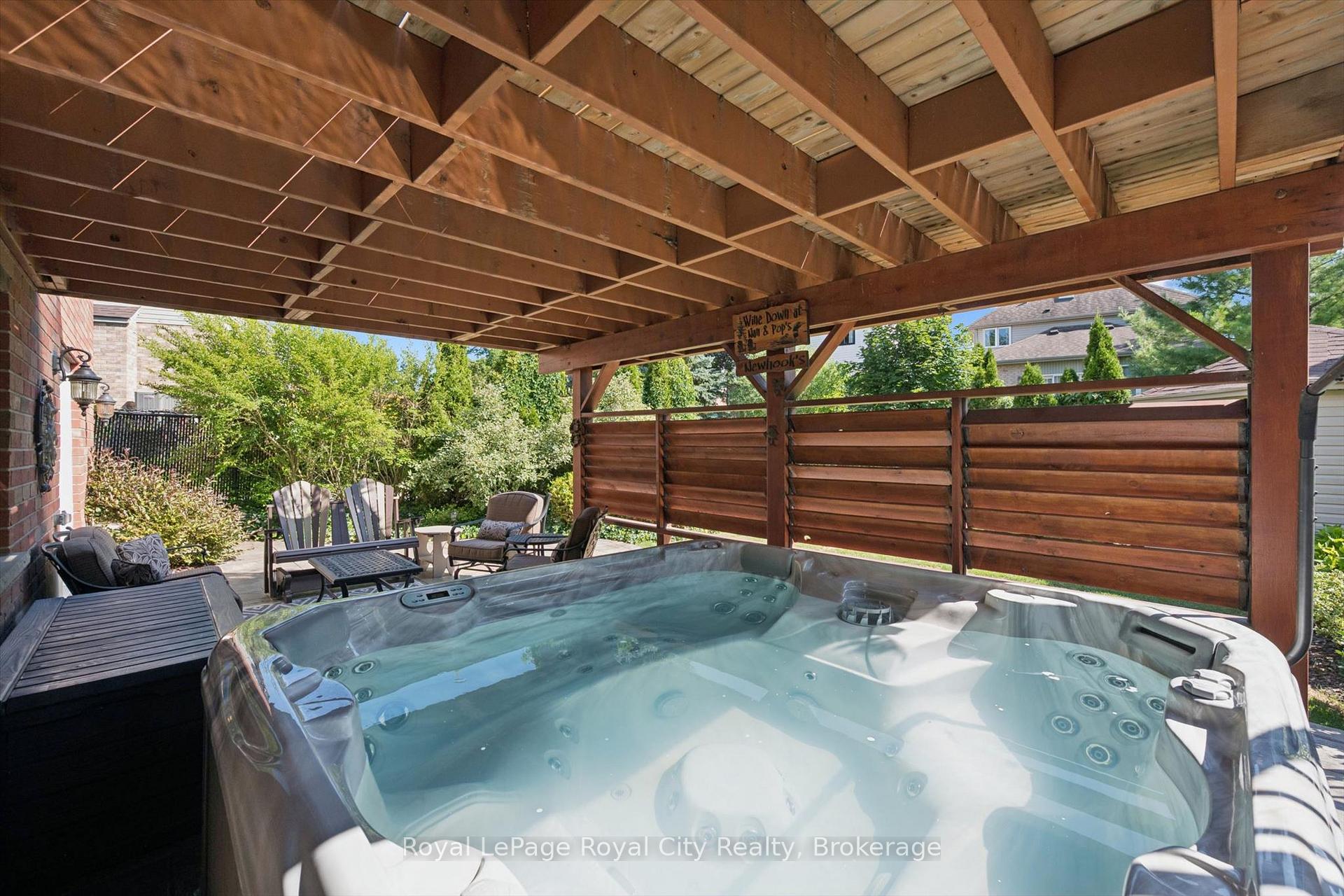 Photo 39 of 32 Pine Ridge Drive, Guelph, Pineridge/Westminster Woods — HOMEH