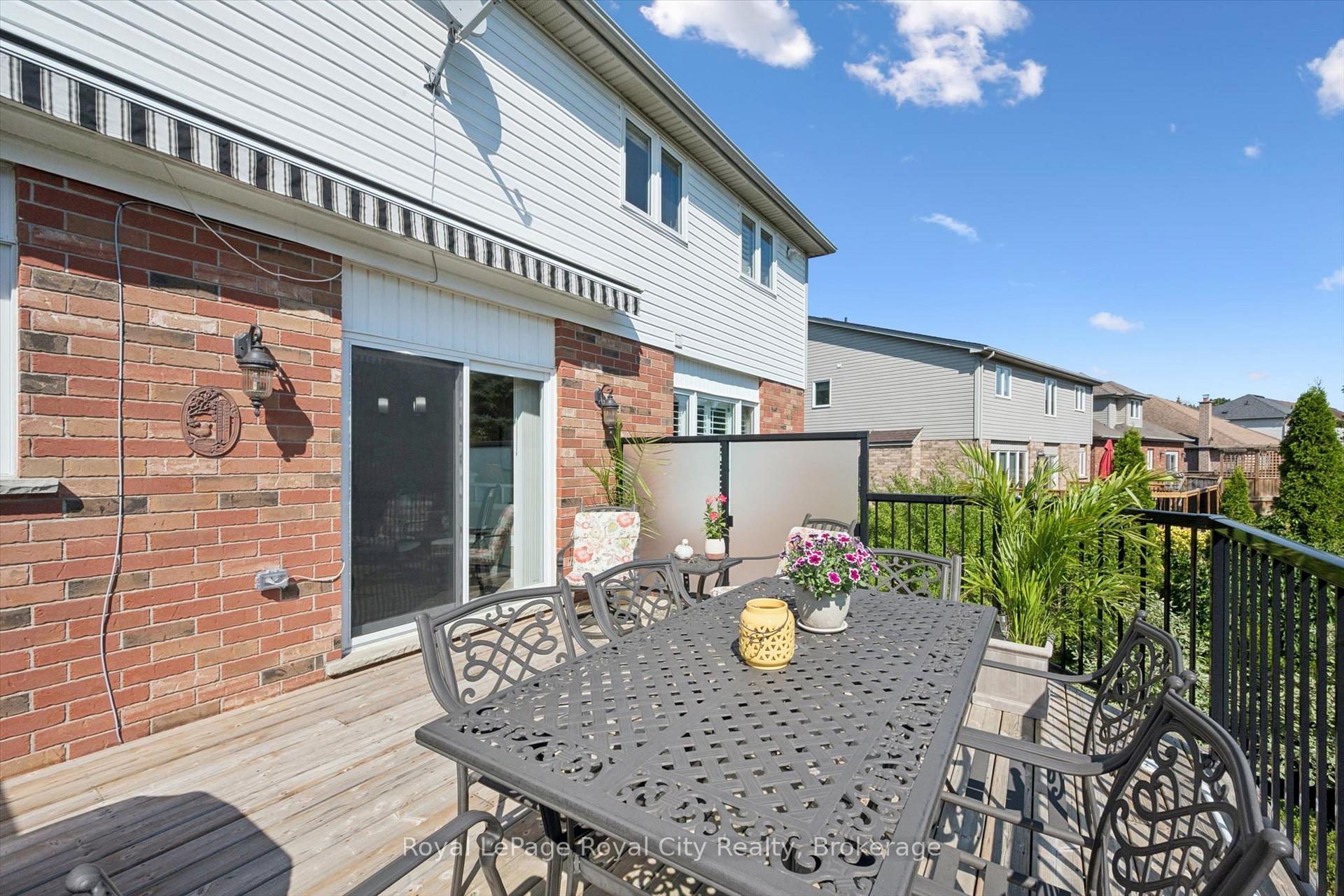 Photo 42 of 32 Pine Ridge Drive, Guelph, Pineridge/Westminster Woods — HOMEH