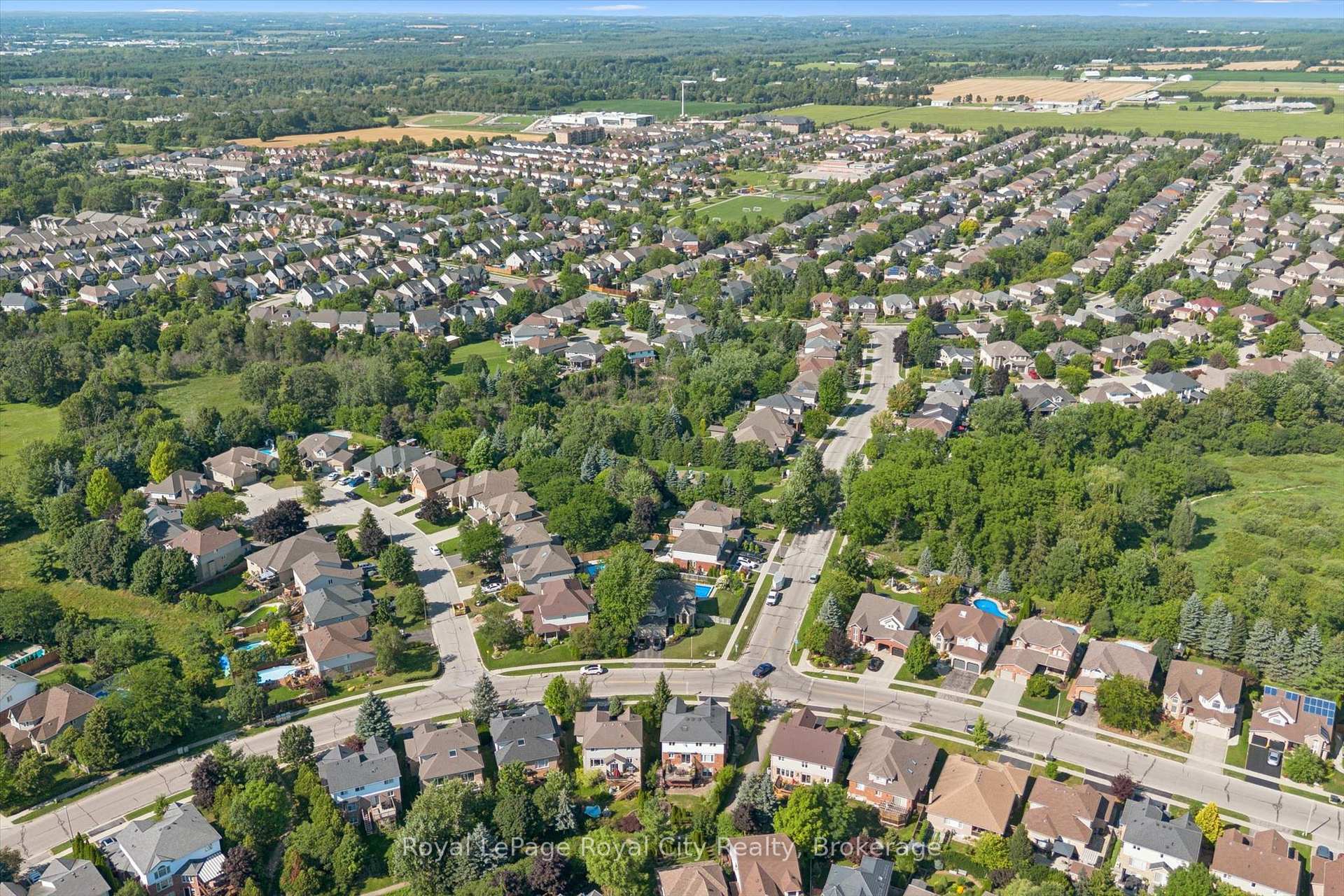 Photo 47 of 32 Pine Ridge Drive, Guelph, Pineridge/Westminster Woods — HOMEH