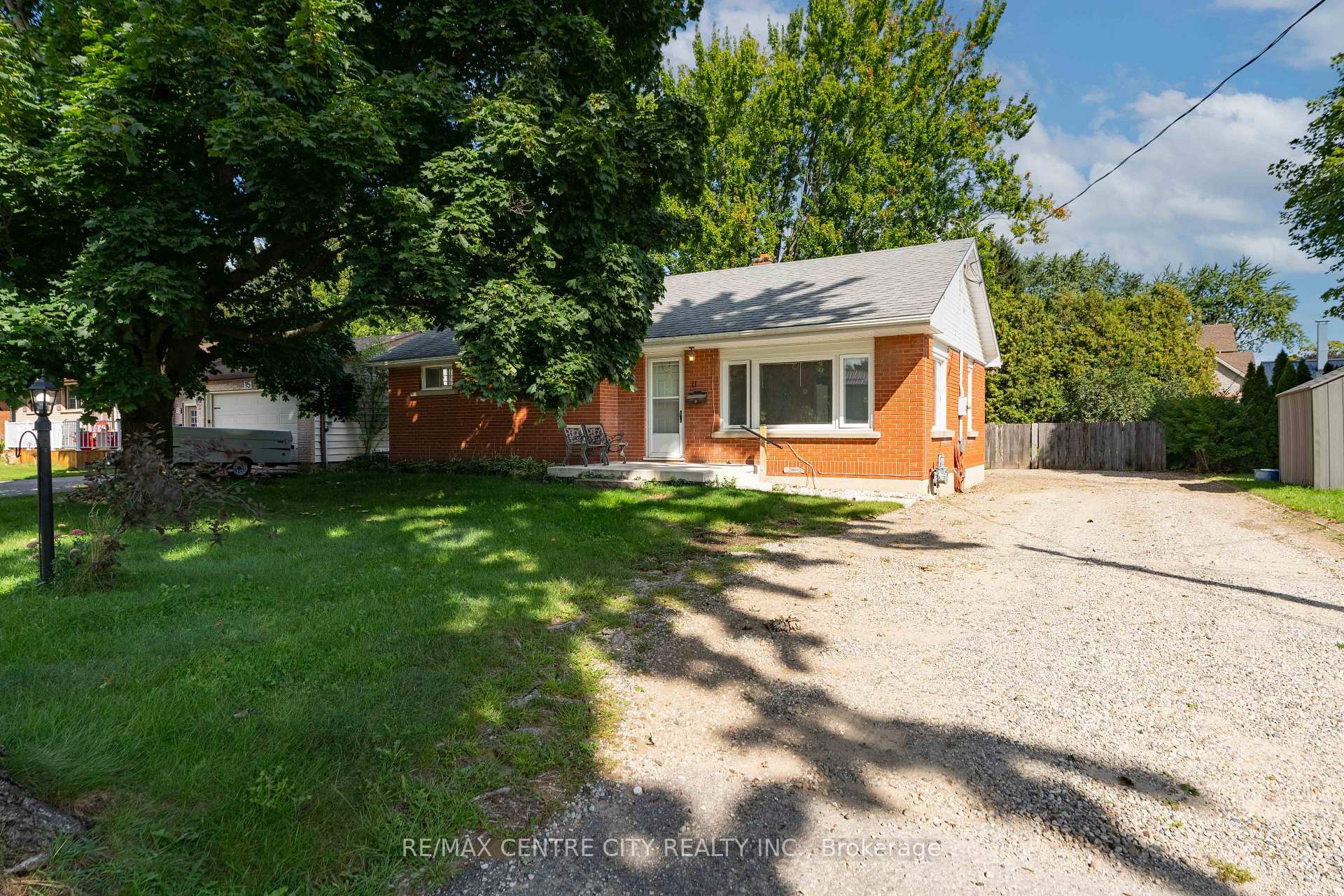 Photo 2 of 11 Marchant Street, Aylmer — HOMEH