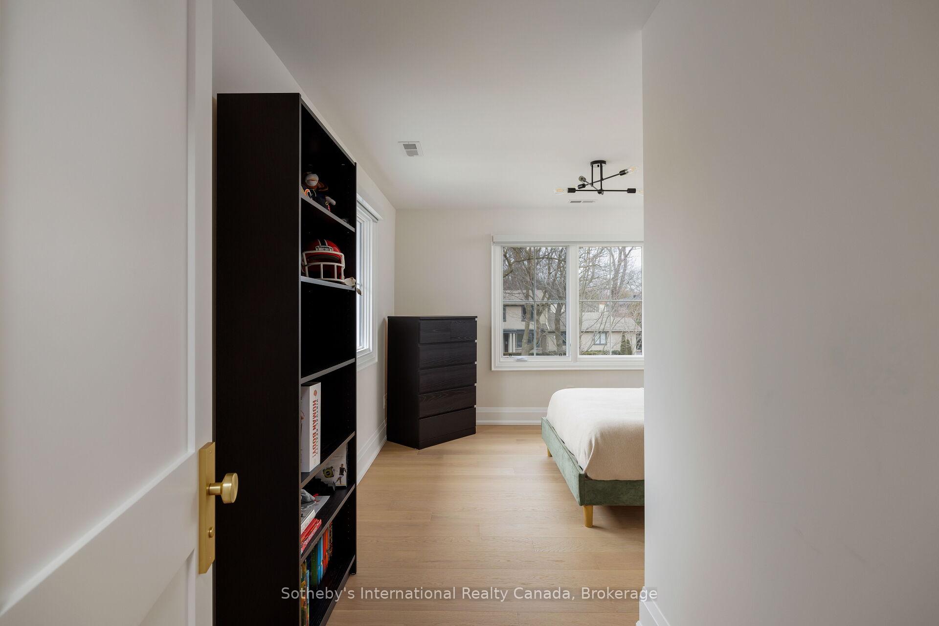 Photo 25 of 246 Cairncroft Road, Oakville, Morrison — HOMEH