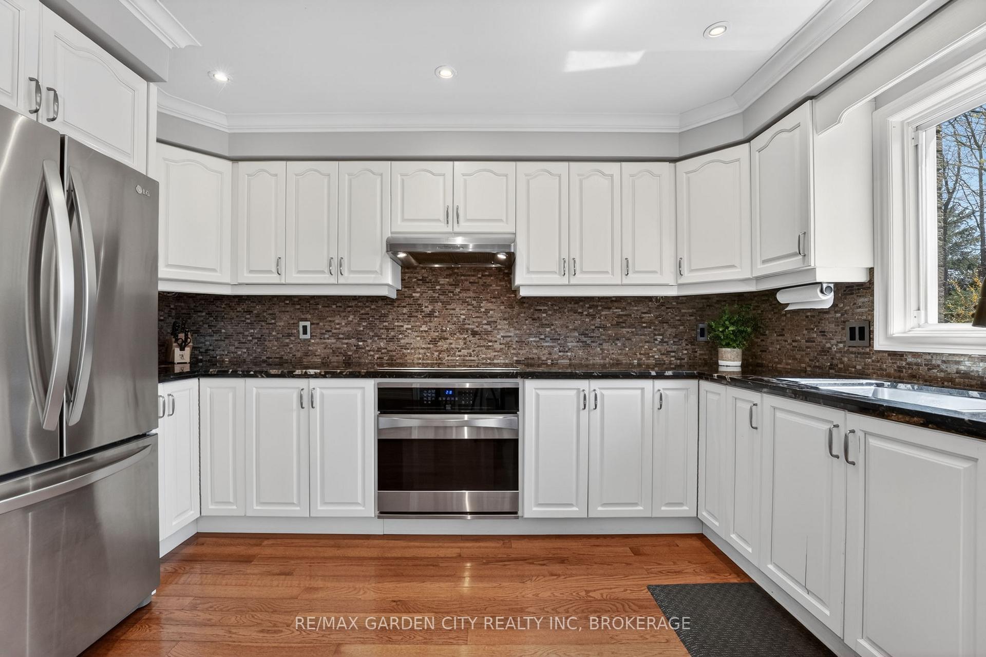 Photo 11 of 734 Brigadoon Drive, Hamilton, Gourley — HOMEH